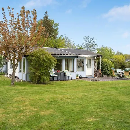 度假居 Lenard - 400m From The Sea By Interhome Hals